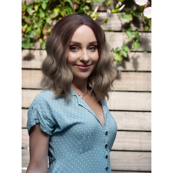 Ash Blonde Ombre Wavy Bob Small Lace Wig | Zoey - Picture 5 of 14